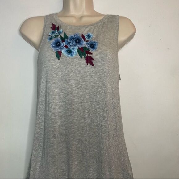 American Eagle outfitters soft and sexy line gray tank embroidered floral (xs) - Picture 3 of 8